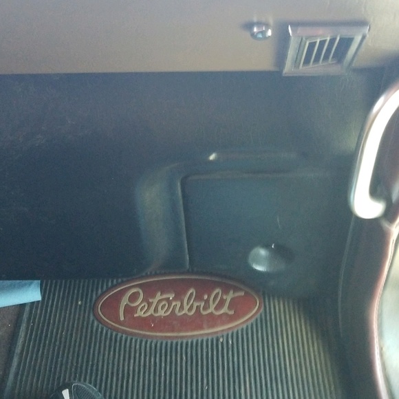 Meet your Posher, Kerri - Picture 1 of 1